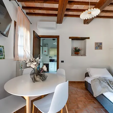 Guesthost - Il Casale Dei Gelsi - 7 With Pool & Garden