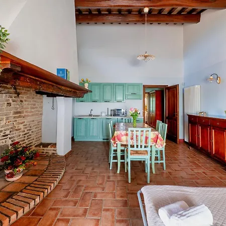 Apartment Guesthost - Il Casale Dei Gelsi - 7 With Pool & Garden San Martino In Campo