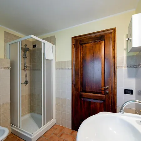 Guesthost - Il Casale Dei Gelsi - 7 With Pool & Garden