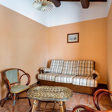 Apartment Guesthost - Il Casale Dei Gelsi - 7 With Pool & Garden San Martino In Campo