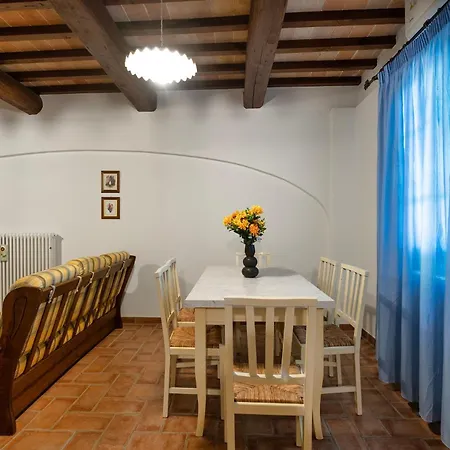 Guesthost - Il Casale Dei Gelsi - 7 With Pool & Garden